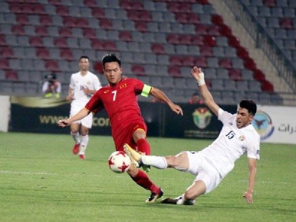 Hậu vệ thòng là gì? Vai trò của những lá chắn thầm lặng Hậu vệ thòng là gì? Vai trò của những lá chắn thầm lặng
