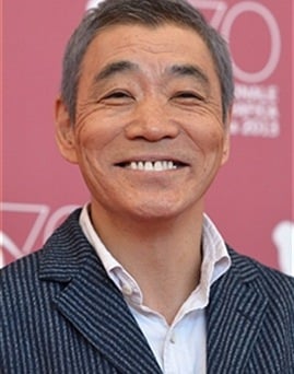 Diễn viên Akira Emoto
