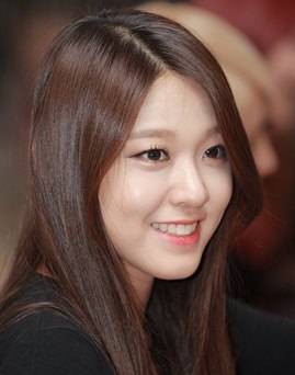 Diễn viên Seol-Hyun Kim