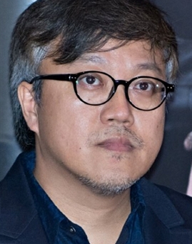 Đạo diễn Dong-hoon Choi