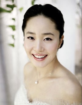 Diễn viên Ji-won Uhm