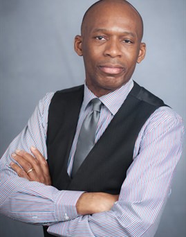 Diễn viên David Olawale Ayinde